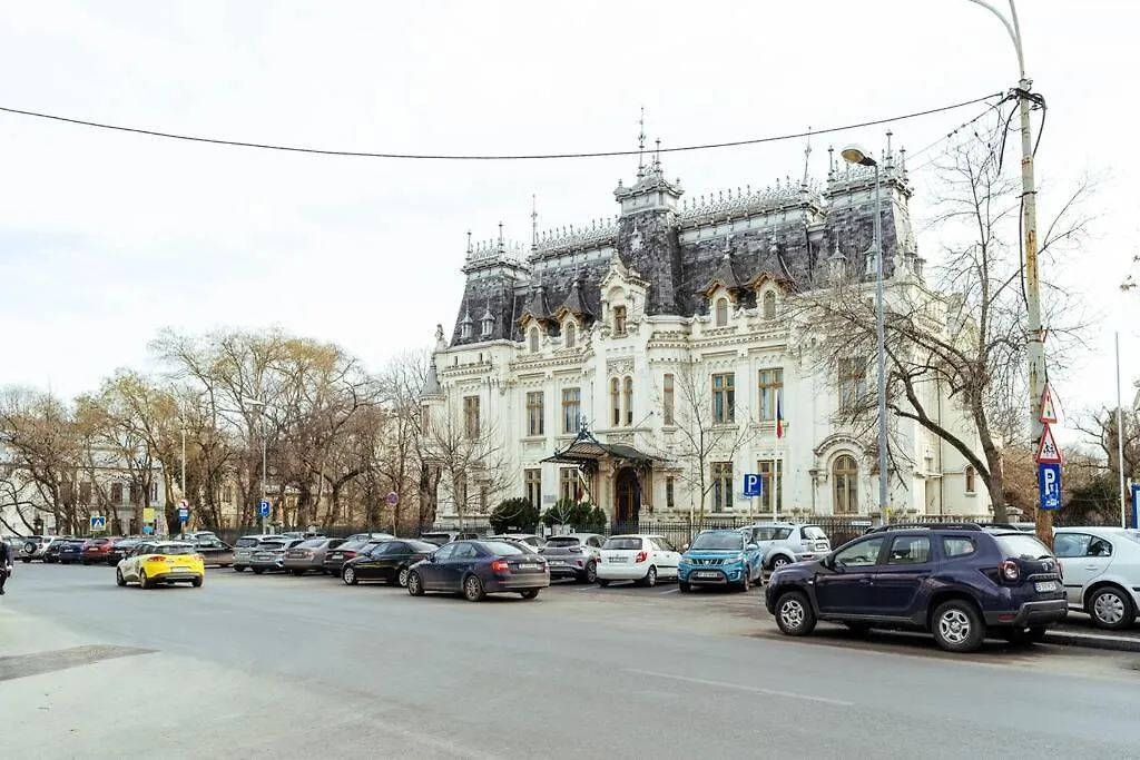 Apartment Studio With Private Terrace Next To Cismigiu Bucharest Romania