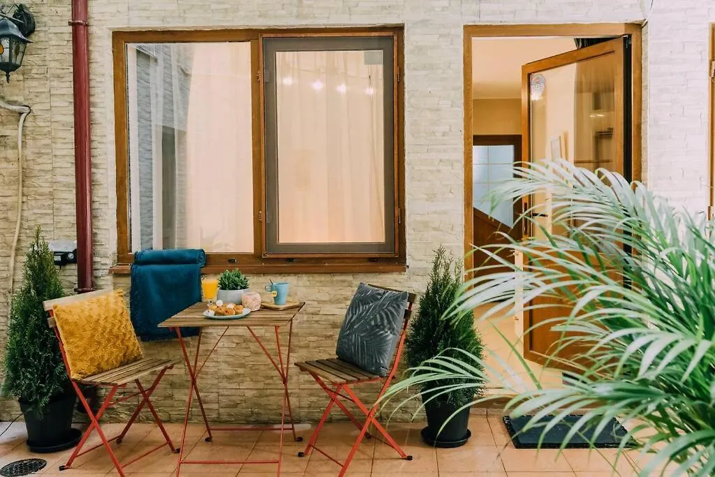 Studio With Private Terrace Next To Cismigiu Bucharest