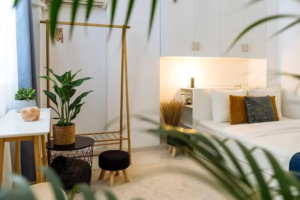 Studio With Private Terrace Next To Cismigiu Bucharest Apartment
