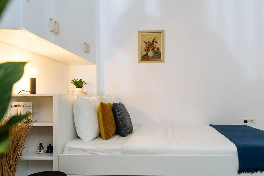 Studio With Private Terrace Next To Cismigiu Bucharest Romania